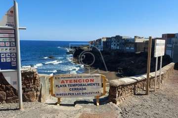 El vertido de fuel toca la costa de Telde/TA.