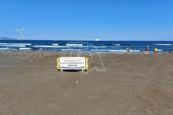 El vertido de fuel toca la costa de Telde/TA.