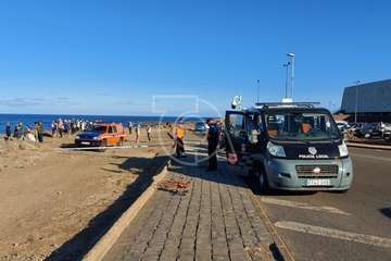 El vertido de fuel toca la costa de Telde/TA.