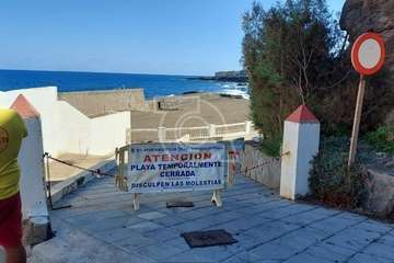 El vertido de fuel toca la costa de Telde/TA.