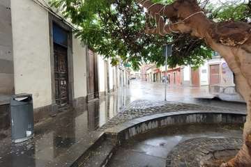 Telde se humedece con las primeras lluvias otoñales/Jesús Ruiz Mesa y Antonio Alí.