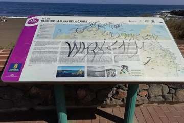 Reparación de los daños a cartelería turística y pintadas en paredes de La Garita/TA.