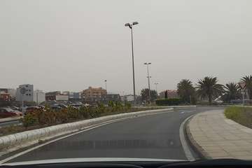 La calima entra con fuerza y reduce la visibilidad en Telde/Antonio Rico, Jesús Ruiz Mesa y TA.