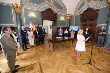 Telde suscribe un protocolo para favorecer la descarbonización de sus zonas industriales/TA.