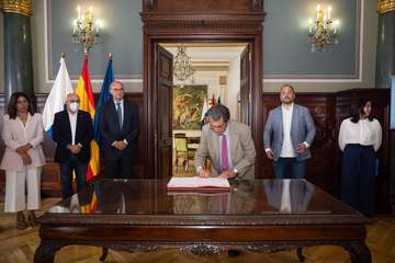 Telde suscribe un protocolo para favorecer la descarbonización de sus zonas industriales/TA.