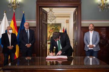 Telde suscribe un protocolo para favorecer la descarbonización de sus zonas industriales/TA.