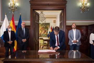 Telde suscribe un protocolo para favorecer la descarbonización de sus zonas industriales/TA.