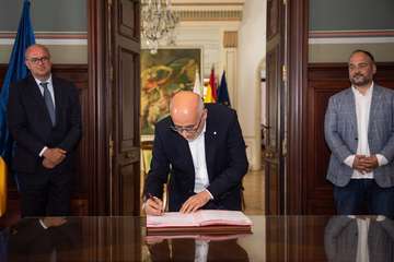 Telde suscribe un protocolo para favorecer la descarbonización de sus zonas industriales/TA.