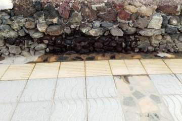 Pérdida de agua en el paseo costero de Hoya del Pozo (Telde)/TA.