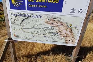 Senderistas de Telde culminan en siete días el tramo de Logroño a Burgos del Camino de Santiago/TA.