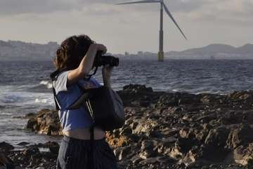  Un grupo de voluntarios retira decenas de kilos de residuos de la costa de Jinámar (Telde)/TA.