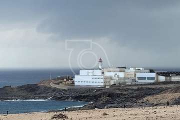 Las lluvias caídas en Telde provocan una cascada sobre la GC-1 e inundan el acceso a Tufia/TA, Antonio Alí y Jesús Ruiz Mesa.