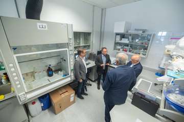 Visita a las instalaciones científicas de la ULPG en la costa de Taliarte-Telde/TA.