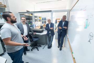 Visita a las instalaciones científicas de la ULPG en la costa de Taliarte-Telde/TA.