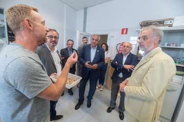 Visita a las instalaciones científicas de la ULPG en la costa de Taliarte-Telde/TA.