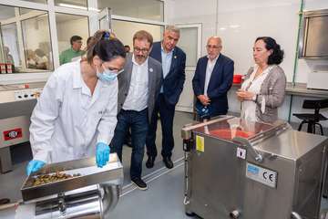 Visita a las instalaciones científicas de la ULPG en la costa de Taliarte-Telde/TA.