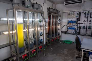 Visita a las instalaciones científicas de la ULPG en la costa de Taliarte-Telde/TA.