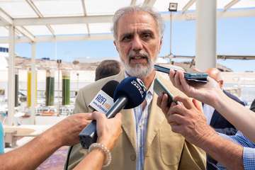 Visita a las instalaciones científicas de la ULPG en la costa de Taliarte-Telde/TA.