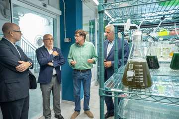 Visita a las instalaciones científicas de la ULPG en la costa de Taliarte-Telde/TA.