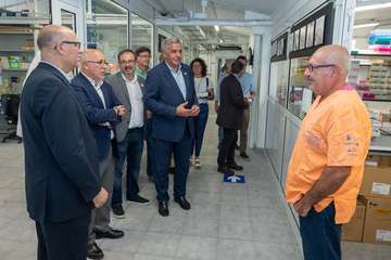 Visita a las instalaciones científicas de la ULPG en la costa de Taliarte-Telde/TA.
