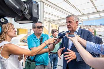 Visita a las instalaciones científicas de la ULPG en la costa de Taliarte-Telde/TA.