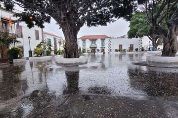 El casco urbano durante la tarde de este domingo/Jesús Ruiz Mesa.