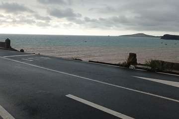 Desplome de un antiguo muro en la zona industrial de Salinetas/TA.