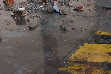 Desprendimientos en la fachada trasera del Mercado Municipal/TA.