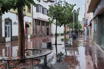 El casco urbano durante la tarde de este domingo/Jesús Ruiz Mesa.