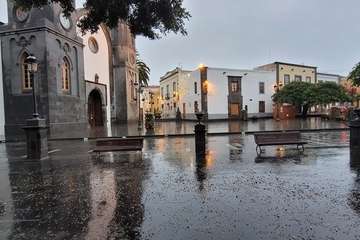 El casco urbano durante la tarde de este domingo/Jesús Ruiz Mesa.