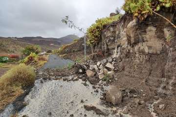 Desprendimiento de piedras en la Cañada de los Perros/TA.