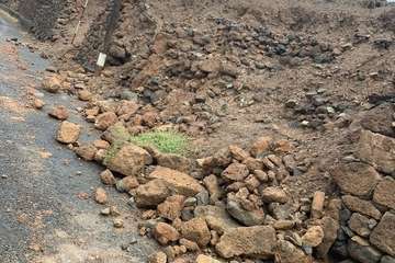 Nuevos desprendimientos esta madrugada en la calle Minote, en Caserones Bajos/TA.