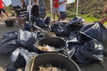 Campaña de limpieza en la costa teldense de Jinámar/TA.