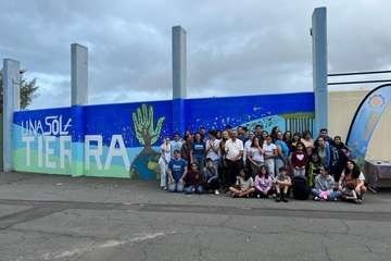 Un mural comunitario crea conciencia medioambiental desde el auditorio del parque de San Juan (Telde)/TA.