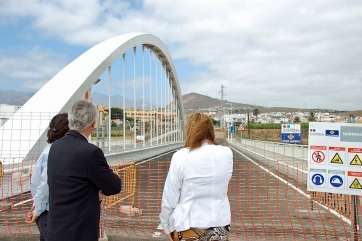El viaduacto se abrió al tráfico con sólo dos carriles en septiembre de 2011 (Foto TA)