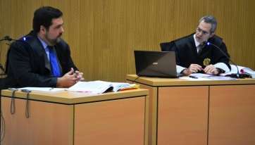 Cambreleng, respondiendo a las preguntas del fiscal anticorrupción, Luis del Río (Foto Daniel Ojeda)