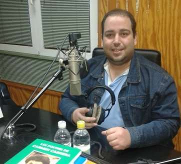 Norberto Sánchez en los estudios de Radio Faycan (Foto TA)