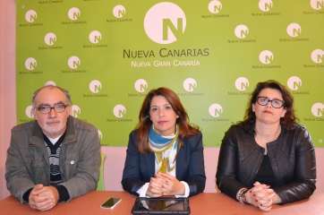 Pedro Galván (i), Carmen Hernández (c) y Celeste López (d) concejales de NC en Telde (Foto TA)