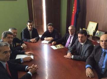 Reunión con representantes de la CCE (Foto TA)