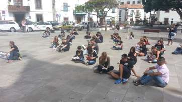 Sentada de trabajadores de Gestel en la plaza de San Juan, en una imagen de archivo (Foto TA)