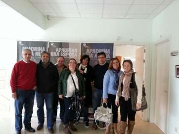 Miembros de Más por Telde con representantes de Yrichen (Foto TA)