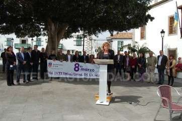 La alcaldesa de Telde durante una celebración del Día Internacional de la Mujer (Foto TA)