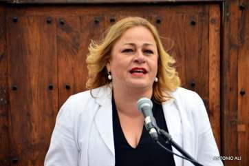 La alcaldesa Mari Carmen Castellano, ayer en San Antonio (Foto Antonio Alí)