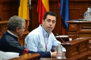 El concejal socialista Alejandro Ramos, durante un Pleno de la Corporación teldense (Foto TA)