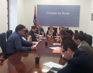 Imagen de la reunión celebrada ayer en las dependencias municipales de Desarrollo Local (Foto TA)