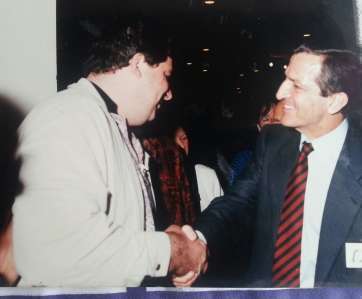 Imagen de archivo en la que Suárez saluda a Juan Martel (Foto TA)