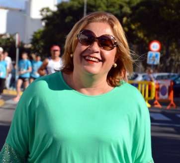 La alcaldesa de Telde, Mari Carmen Castellano, ayer en la prueba de los 10 Km Urbanos de Telde (Foto Antonio Alí)