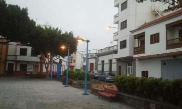 Nuevas luminarias en la plaza pública (Foto TA)