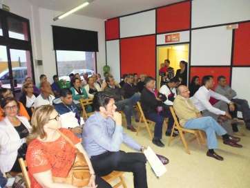 Asistentes a la asamblea ordinaria de este viernes de los socialistas teldenses (Foto TA)