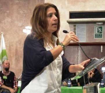 La teldense Carmen Hernández, en su intervención en la convención de los nacionalistas (Foto TA)